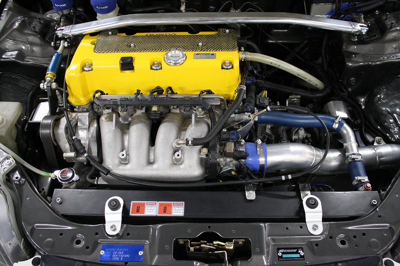 The famous spoon sports ek9 type r with k20 engine have an almost identical